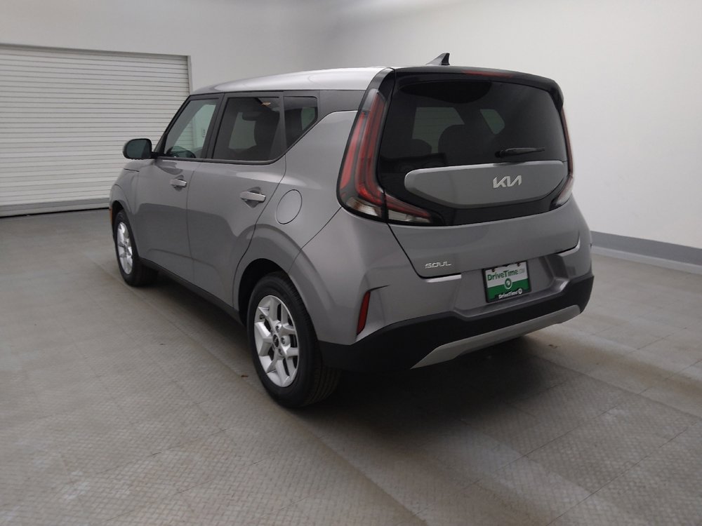 Used 2025 Kia Soul LX image 5