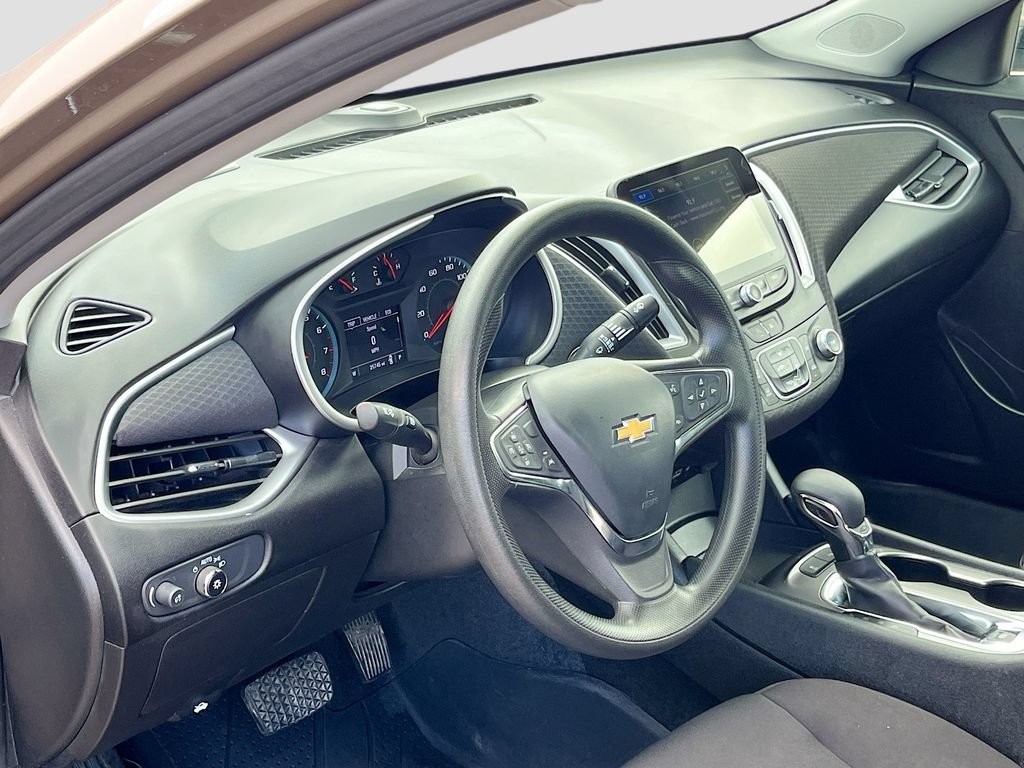 Used 2024 Chevrolet Malibu LS FWD image 9