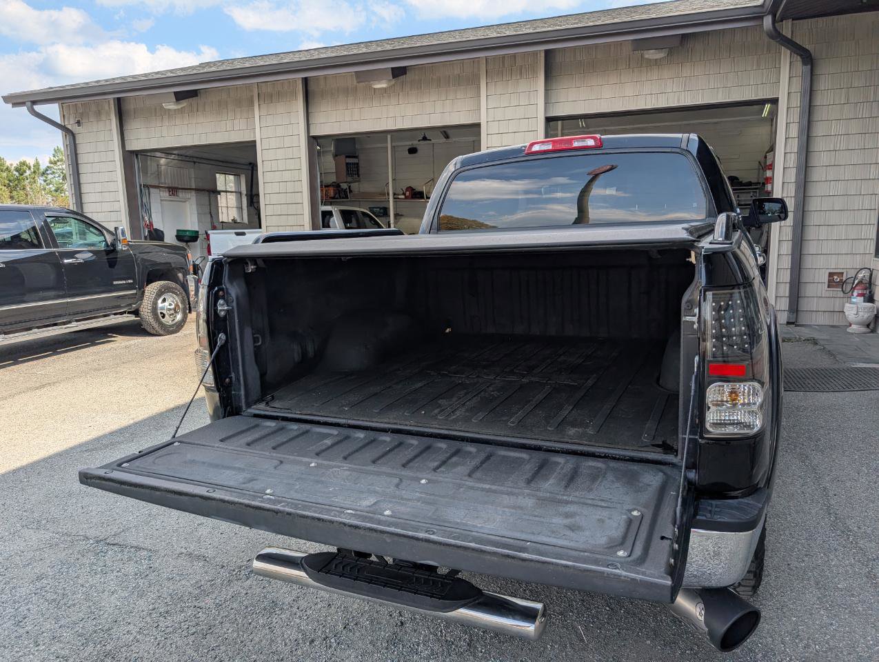 Used 2013 Toyota Tundra 4x4 CrewMax w/ TRD Off-Road Pkg image 22