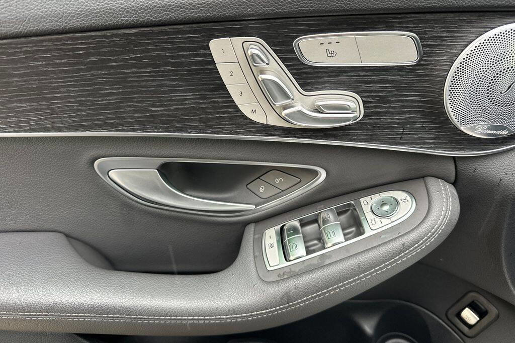 Used 2021 Mercedes-Benz C 300 Sedan image 11