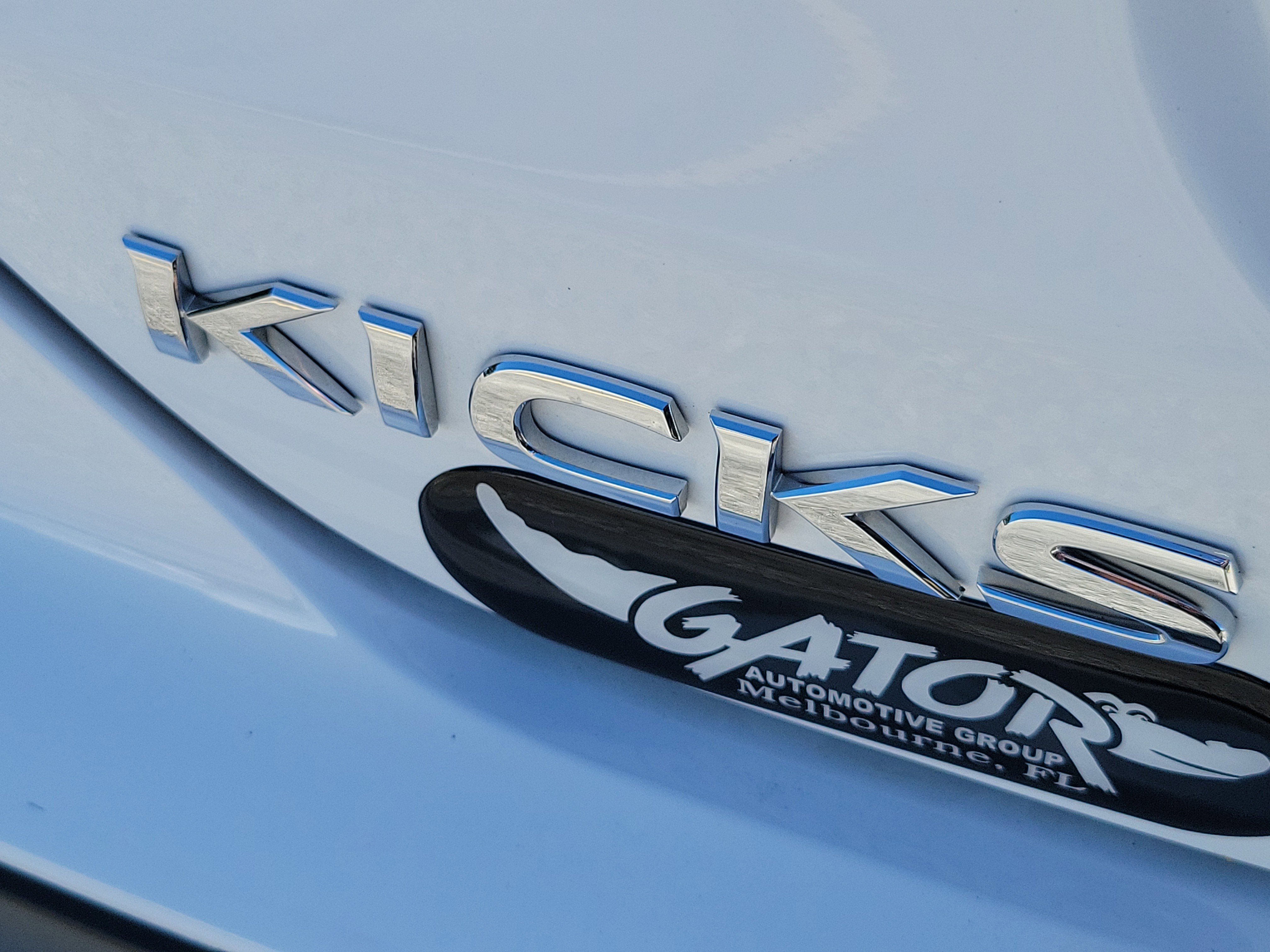 Used 2023 Nissan Kicks S FWD image 7