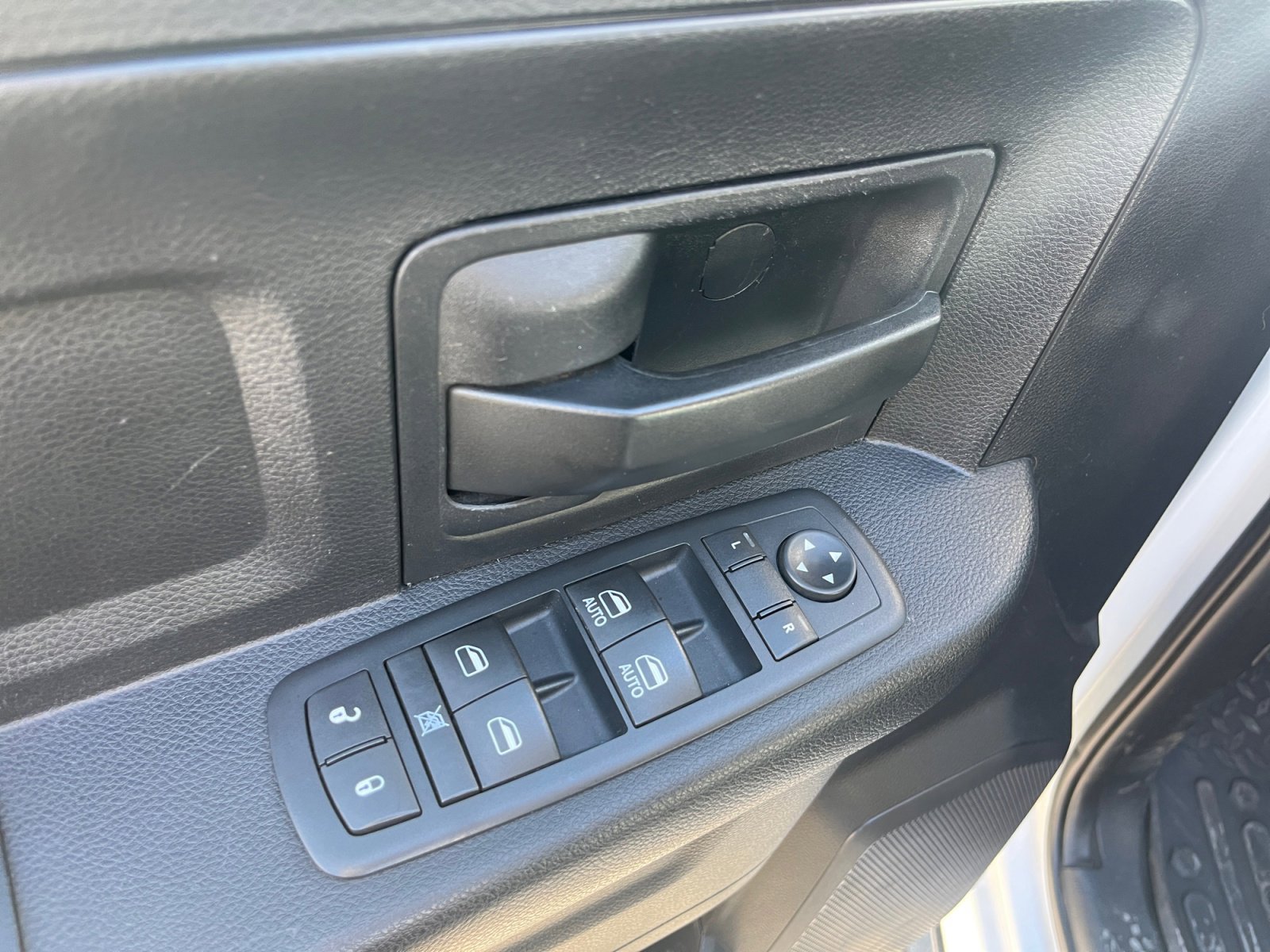 Used 2016 RAM 3500 Tradesman image 14