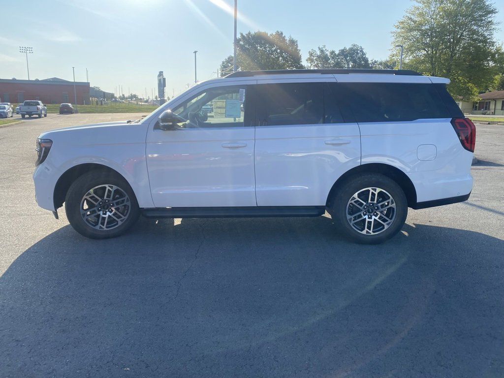 New 2025 Ford Expedition Active image 4