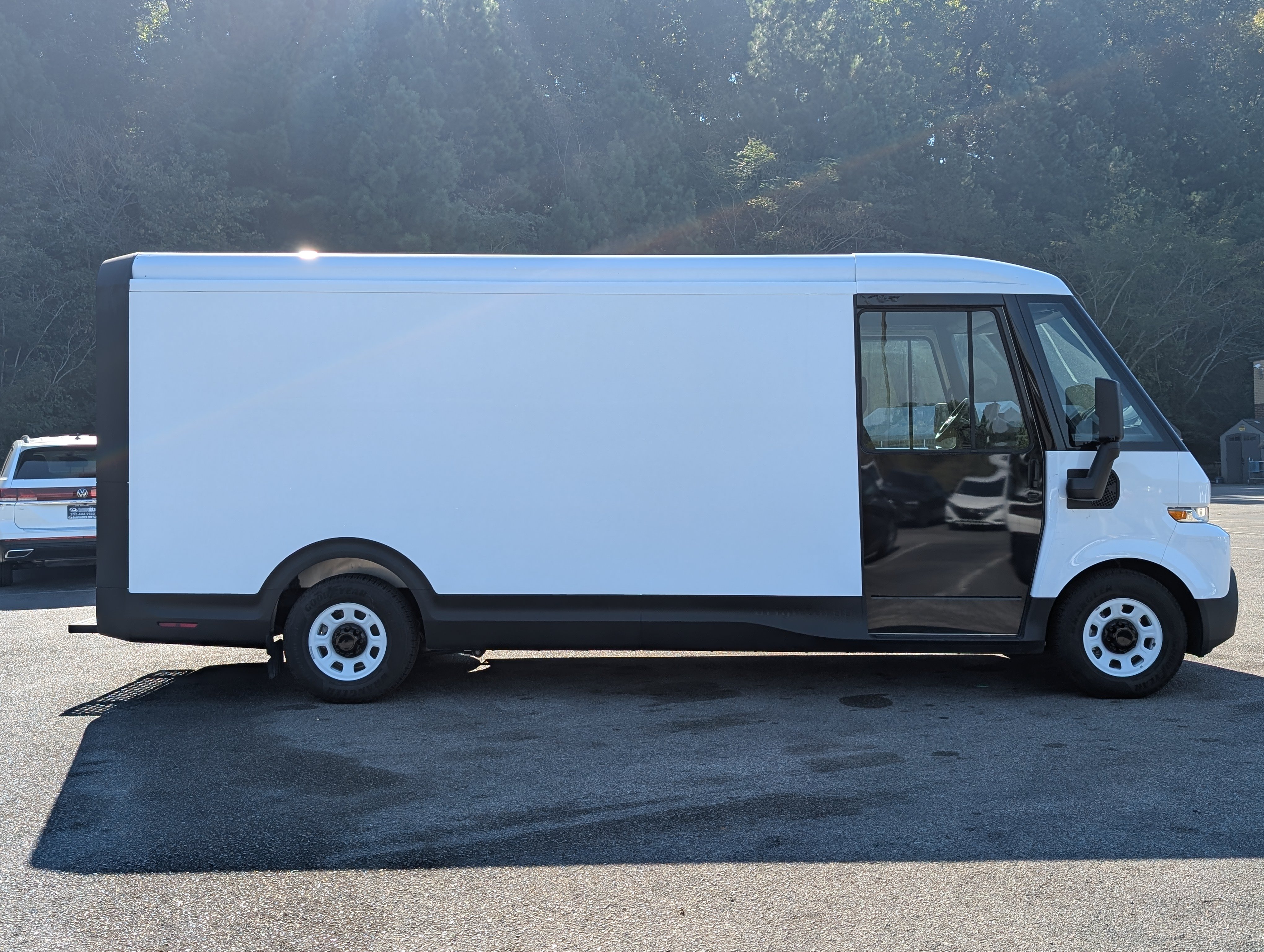 Used 2024 Chevrolet Brightdrop 600 w/ Commercial Equipment Package AWD/4WD image 10