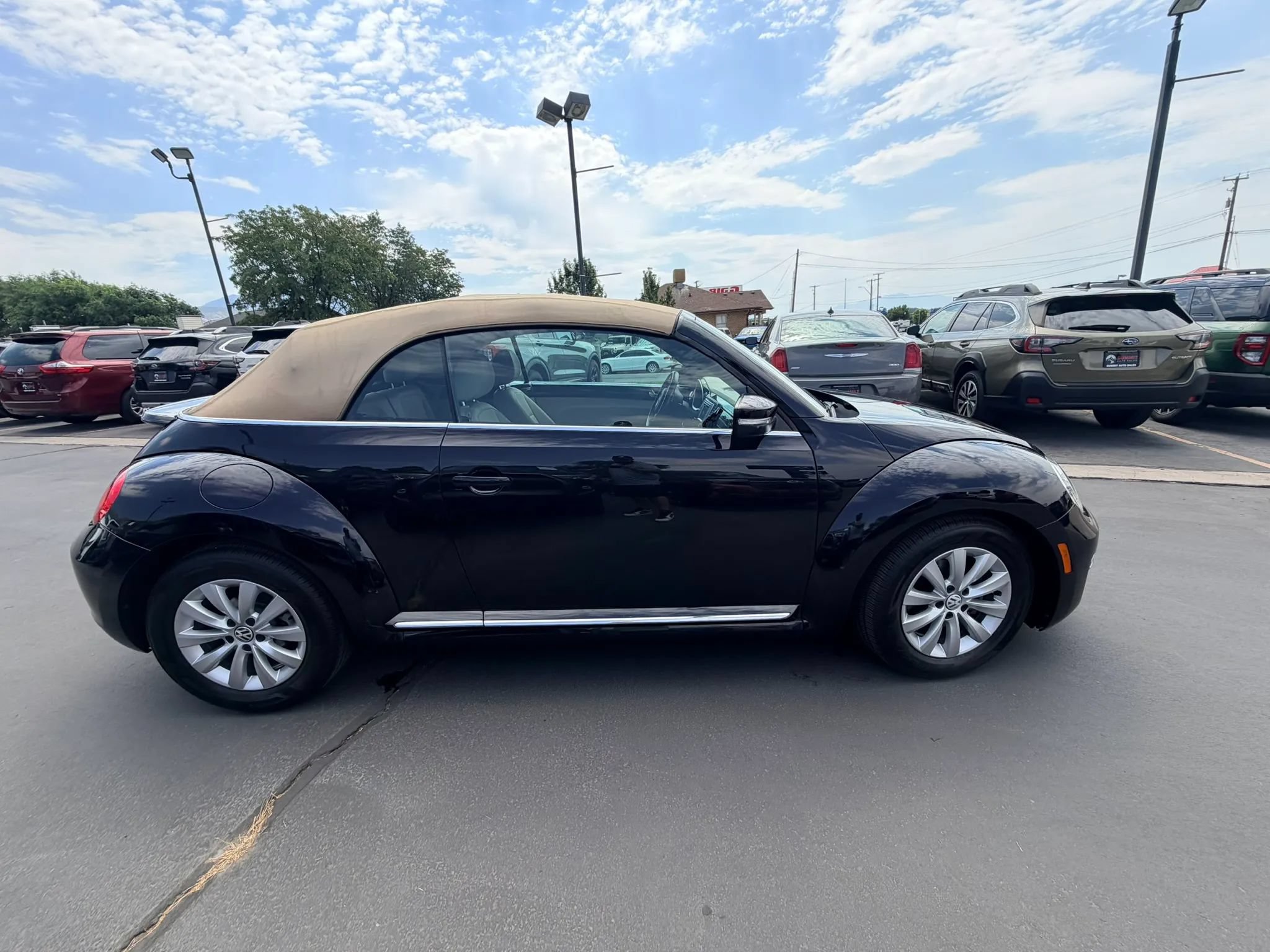Used 2019 Volkswagen Beetle 2.0T S FWD image 3
