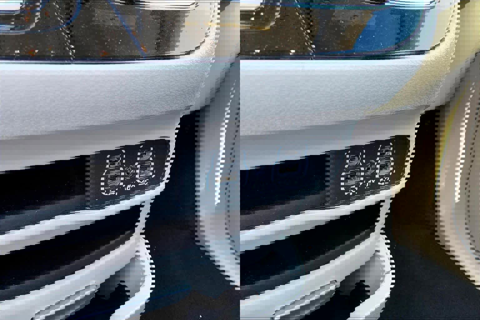 Used 2024 Chrysler Pacifica Touring-L FWD image 35