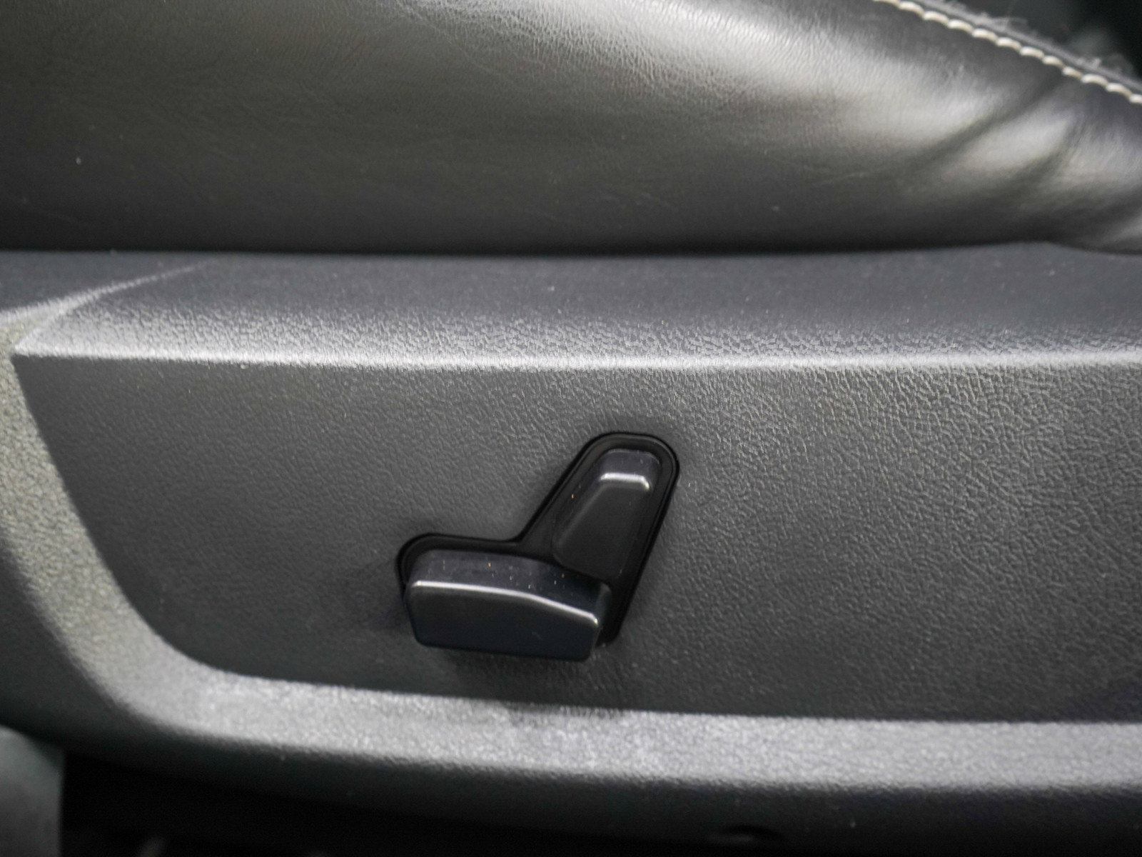 Used 2008 Dodge Challenger SRT8 RWD image 22