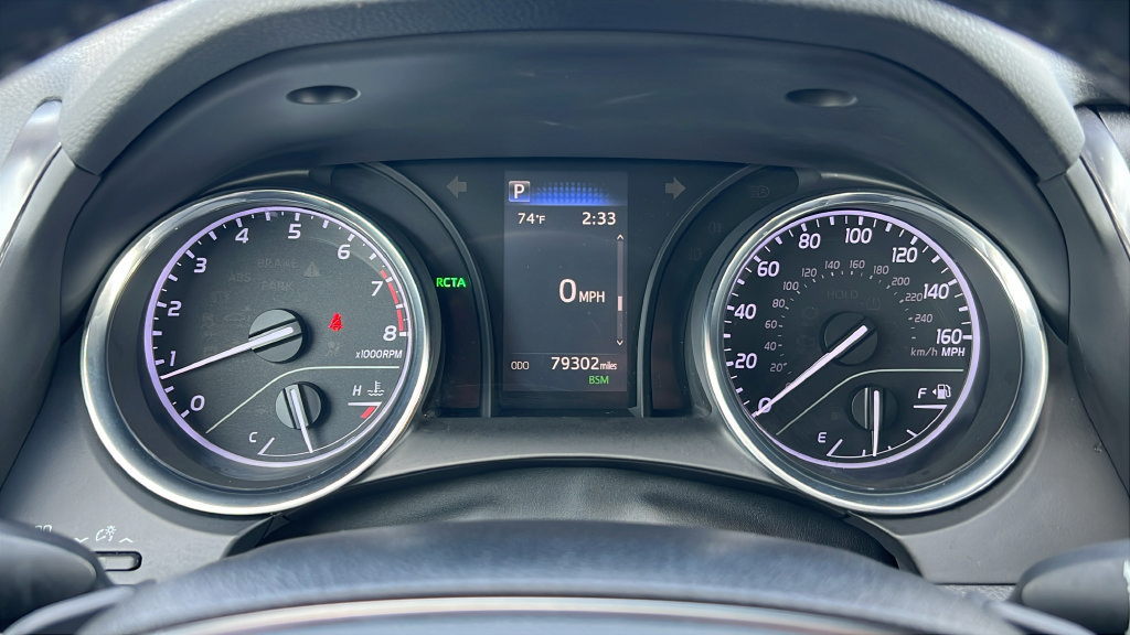 Used 2019 Toyota Camry SE w/ Convenience Package FWD image 19