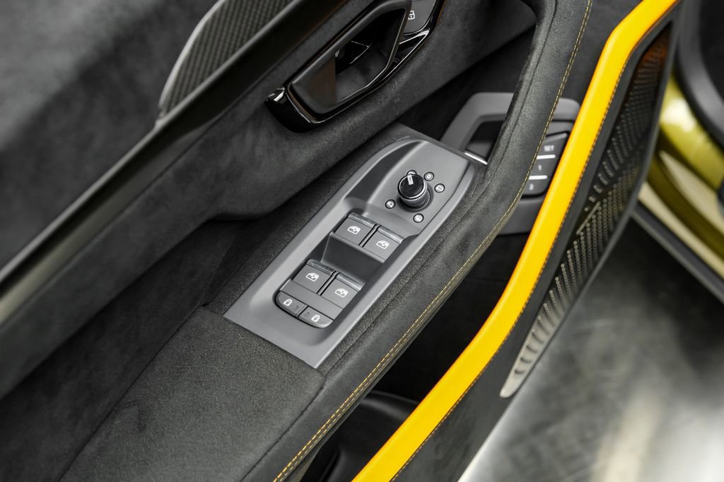 Used 2023 Lamborghini Urus Performante AWD/4WD image 53