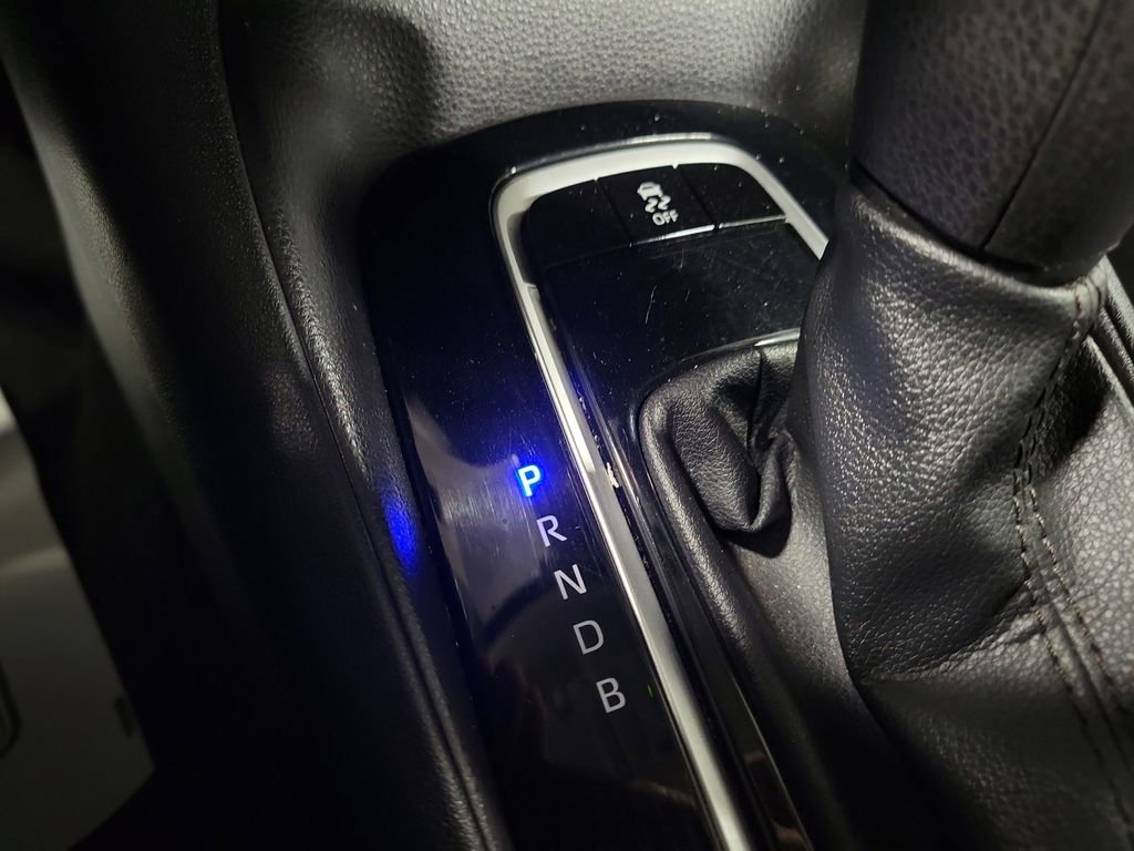 Used 2022 Toyota Corolla LE image 16