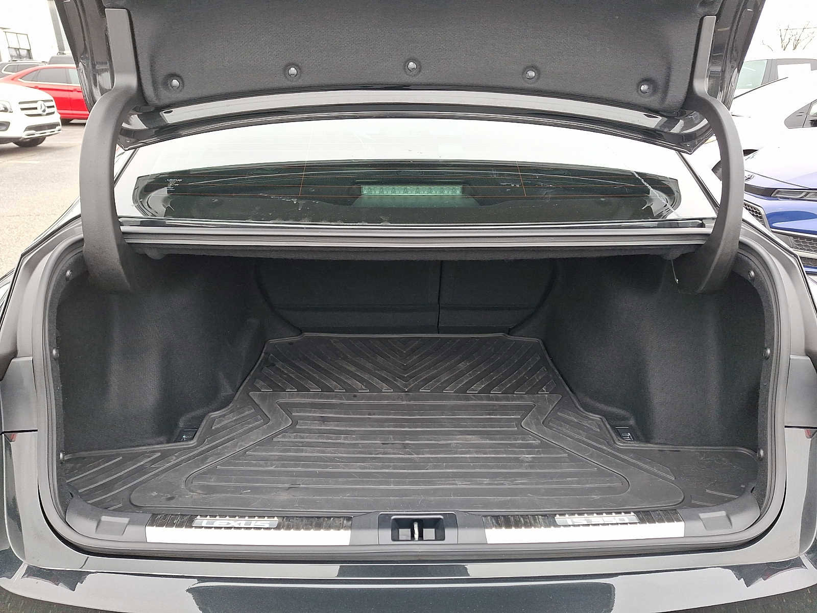 Used 2025 Lexus IS 350 F Sport w/ Navigation Package image 27