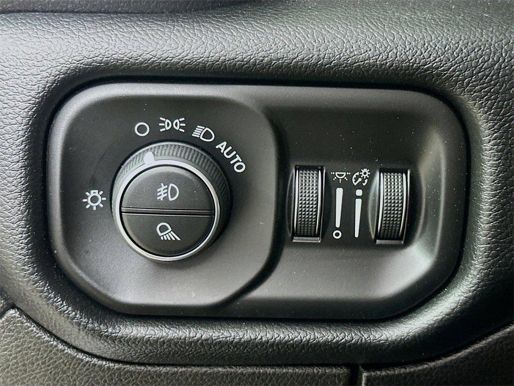 Used 2020 RAM 1500 Laramie image 12