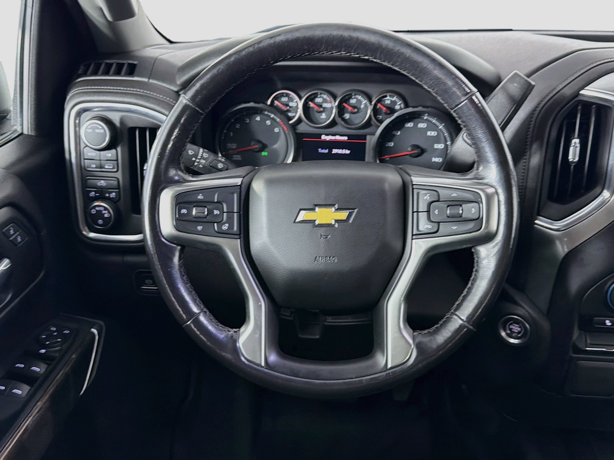 Used 2021 Chevrolet Silverado 1500 LT AWD/4WD image 17