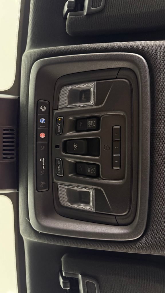 Used 2024 GMC Sierra 2500 AT4 w/ AT4 Premium Plus Package AWD/4WD image 25