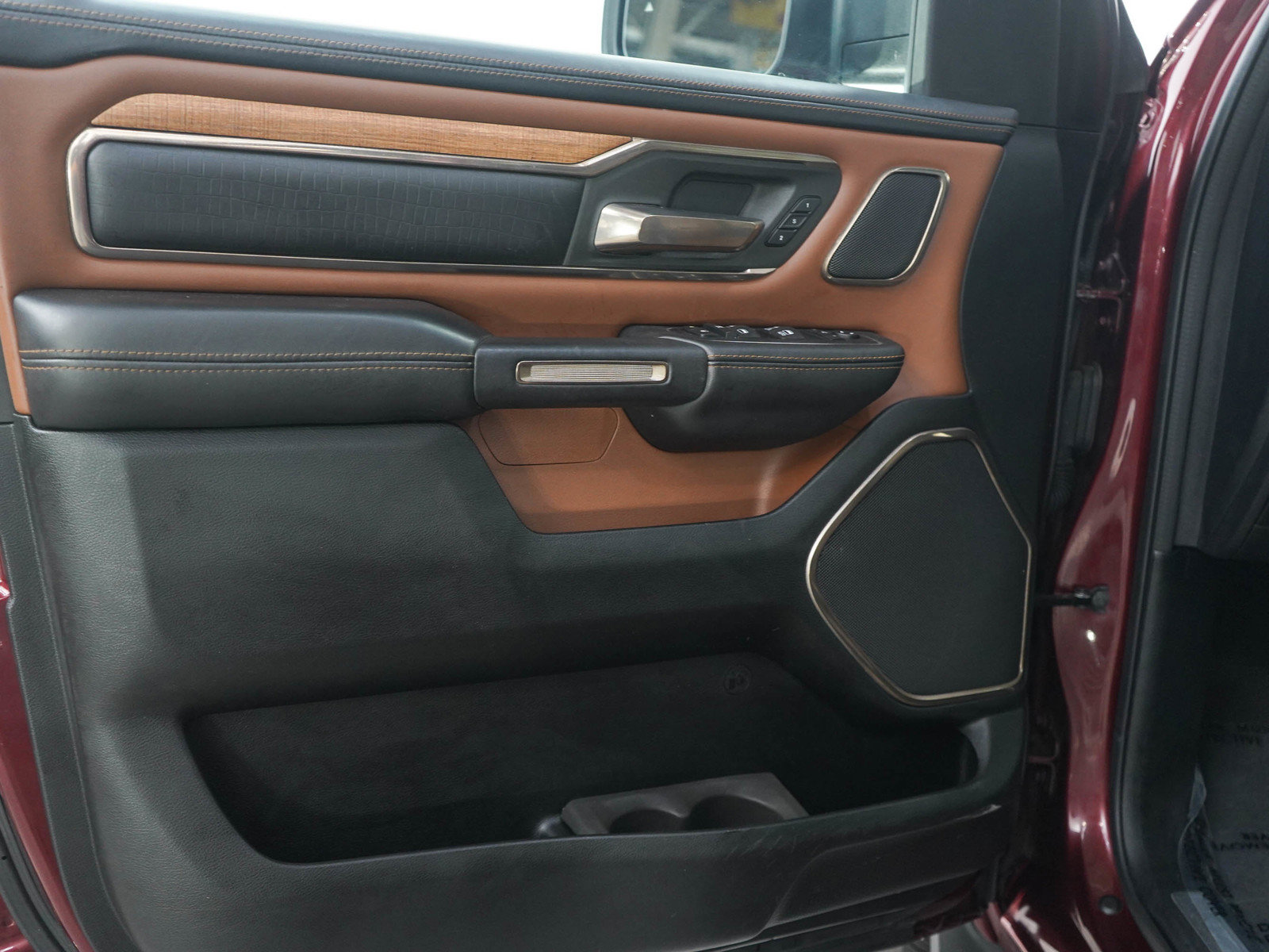 Used 2020 RAM 1500 Longhorn AWD/4WD image 18