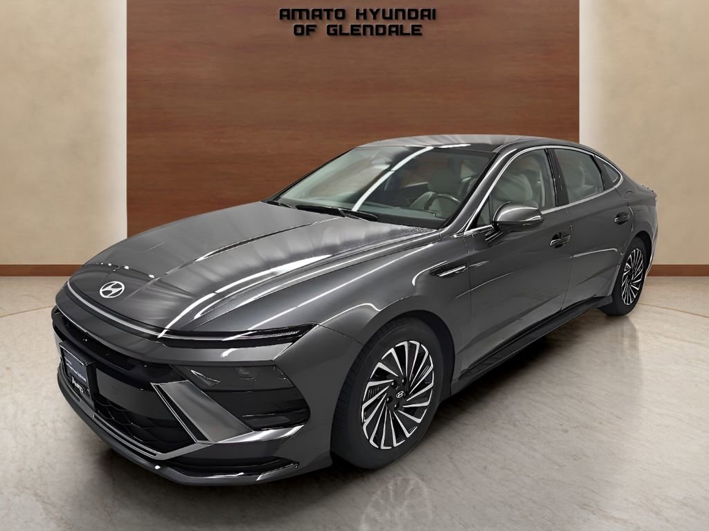Used 2025 Hyundai Sonata SEL FWD image 2