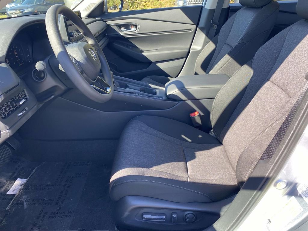 New 2025 Honda Accord SE image 13
