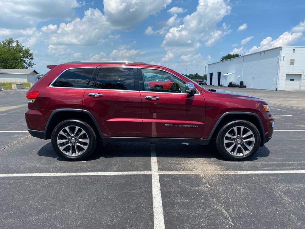 Used 2018 Jeep Grand Cherokee Limited AWD/4WD image 8