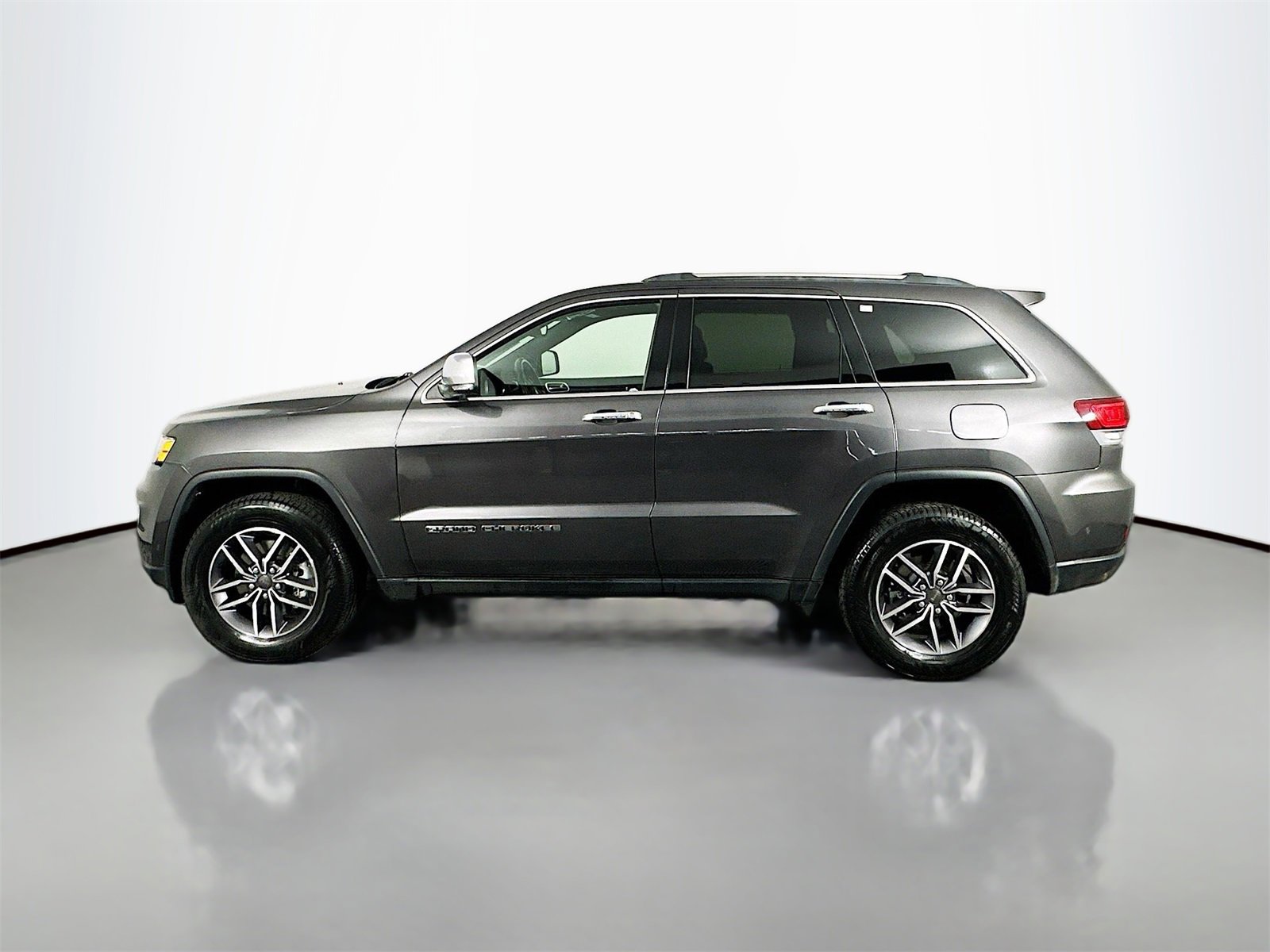 Used 2021 Jeep Grand Cherokee Limited w/ Trailer Tow Group IV image 4