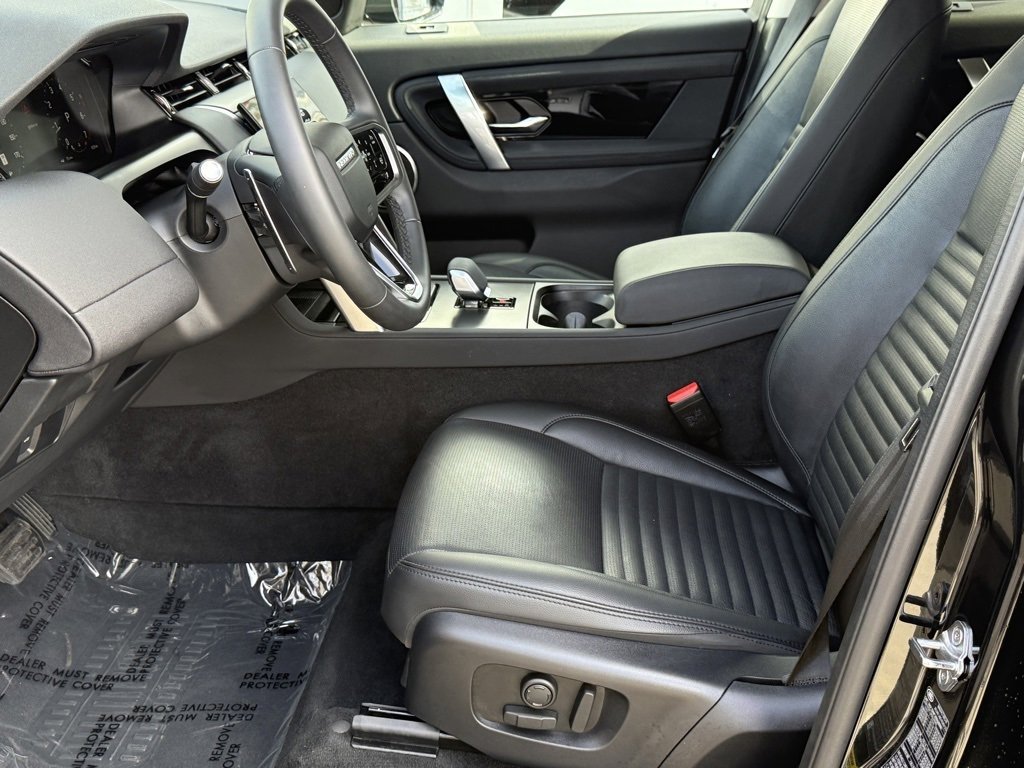 Used 2025 Land Rover Discovery Sport S image 15