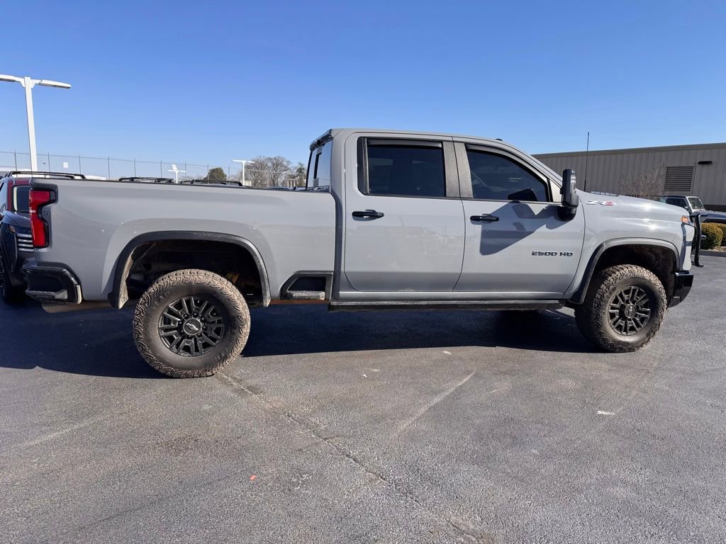 Used 2024 Chevrolet Silverado 2500 ZR2 w/ Technology Package image 6
