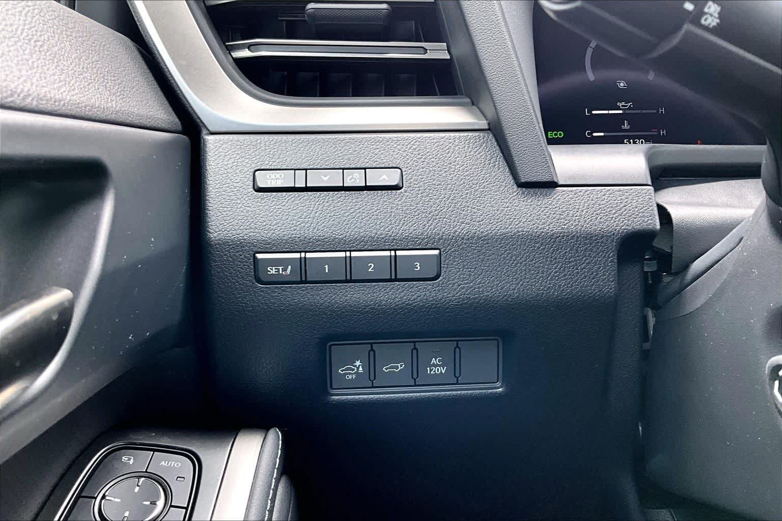Used 2025 Lexus GX 550 w/ Cold Area Package AWD/4WD image 34