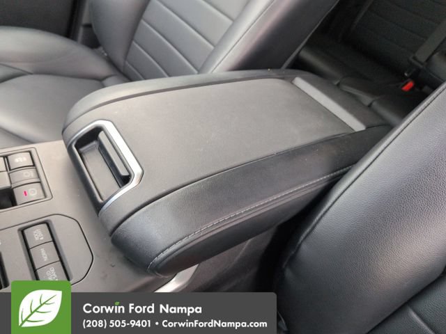 Used 2023 Toyota Highlander XLE AWD/4WD image 18