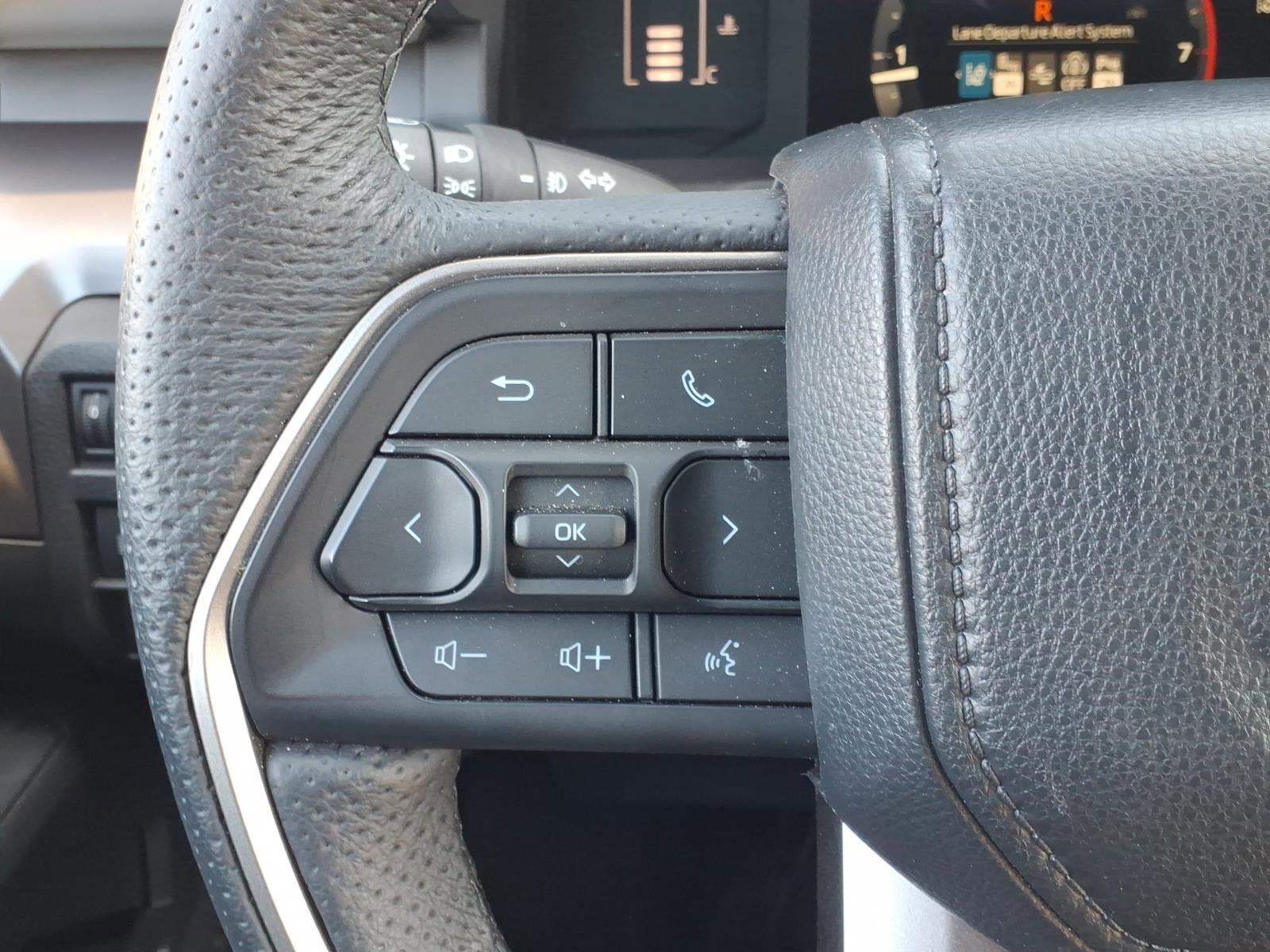 Certified 2025 Toyota Tacoma SR5 w/ SR5 Upgrade Package image 20