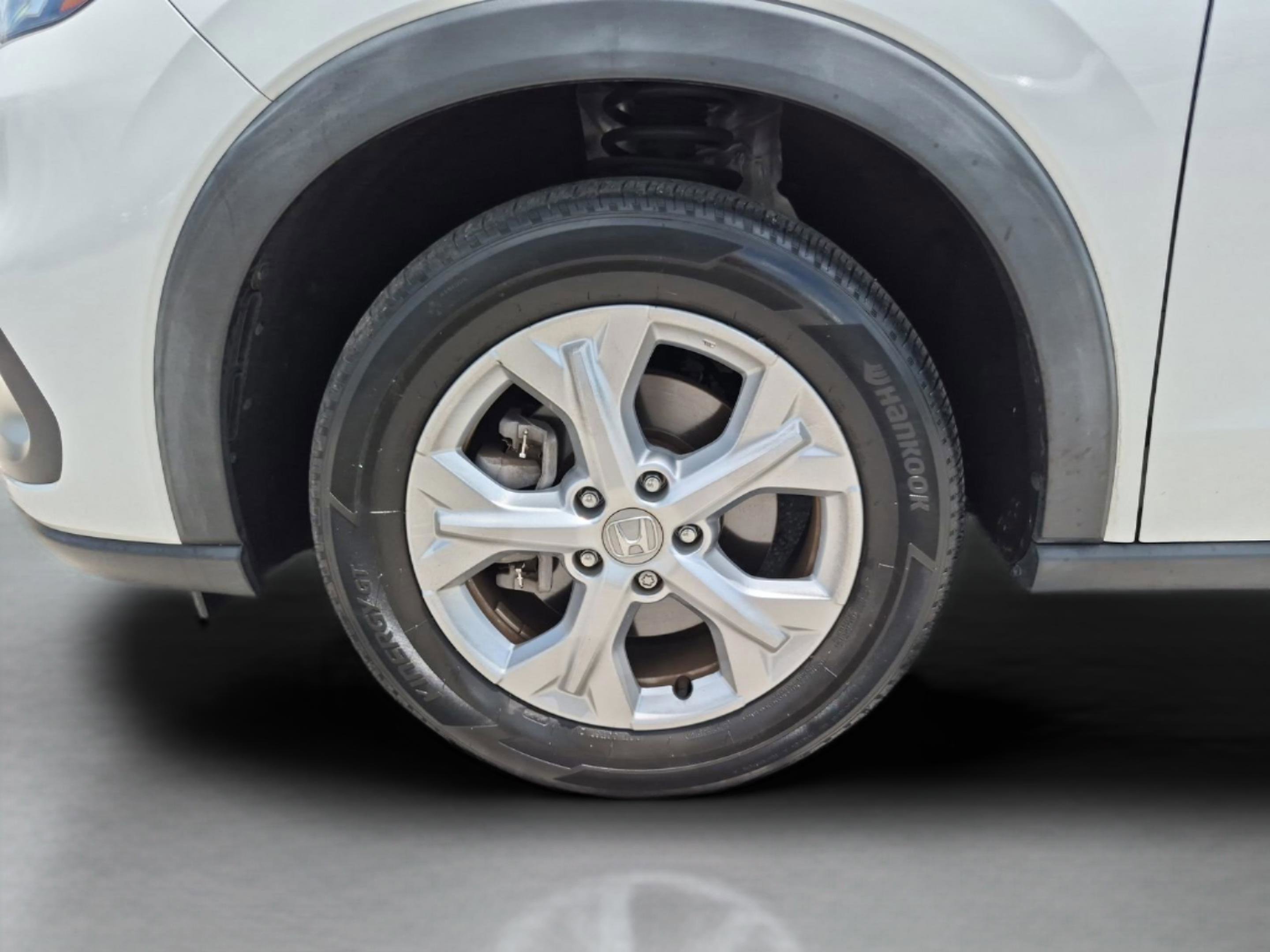 Certified 2023 Honda HR-V LX image 31