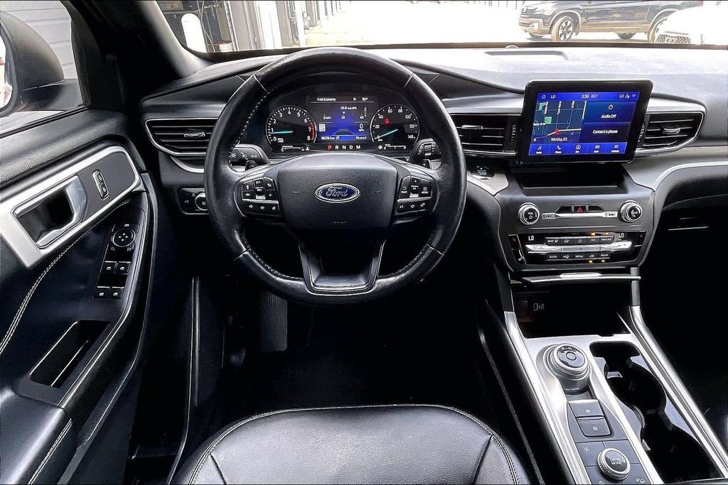 Used 2020 Ford Explorer XLT w/ Equipment Group 202A AWD/4WD image 5