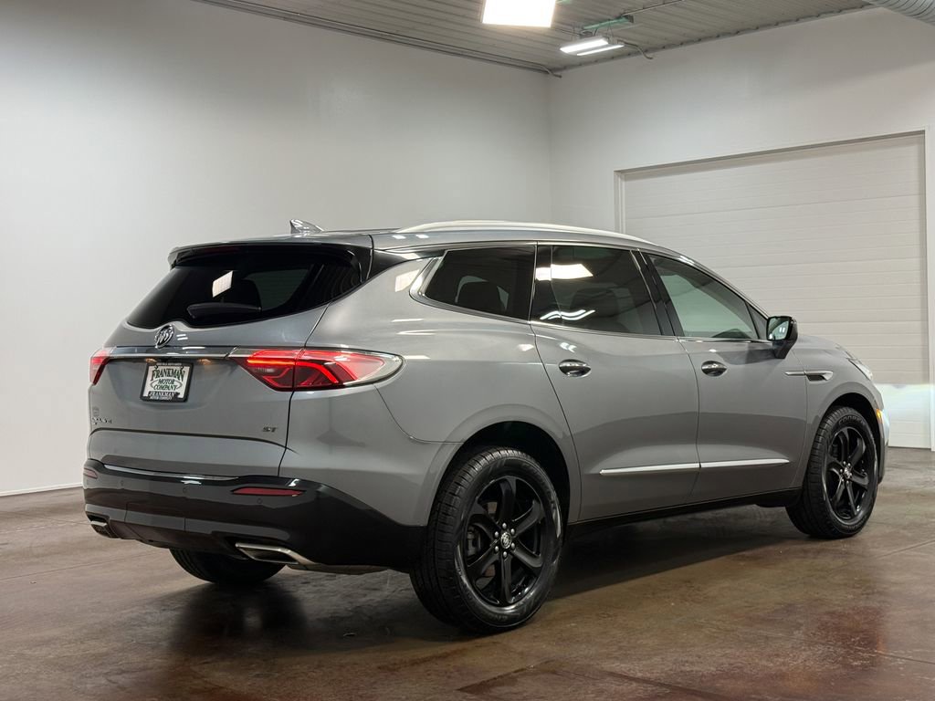 Used 2023 Buick Enclave Essence w/ Experience Buick Package image 4