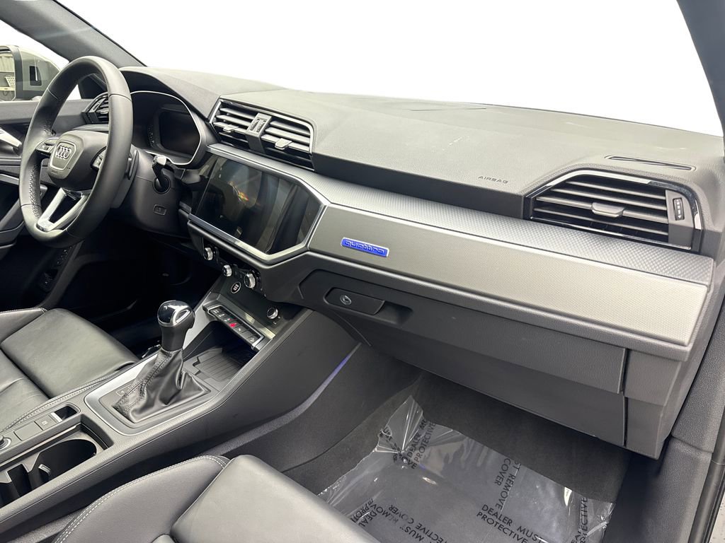 Used 2024 Audi Q3 2.0T Premium Plus w/ Premium Plus Package image 53