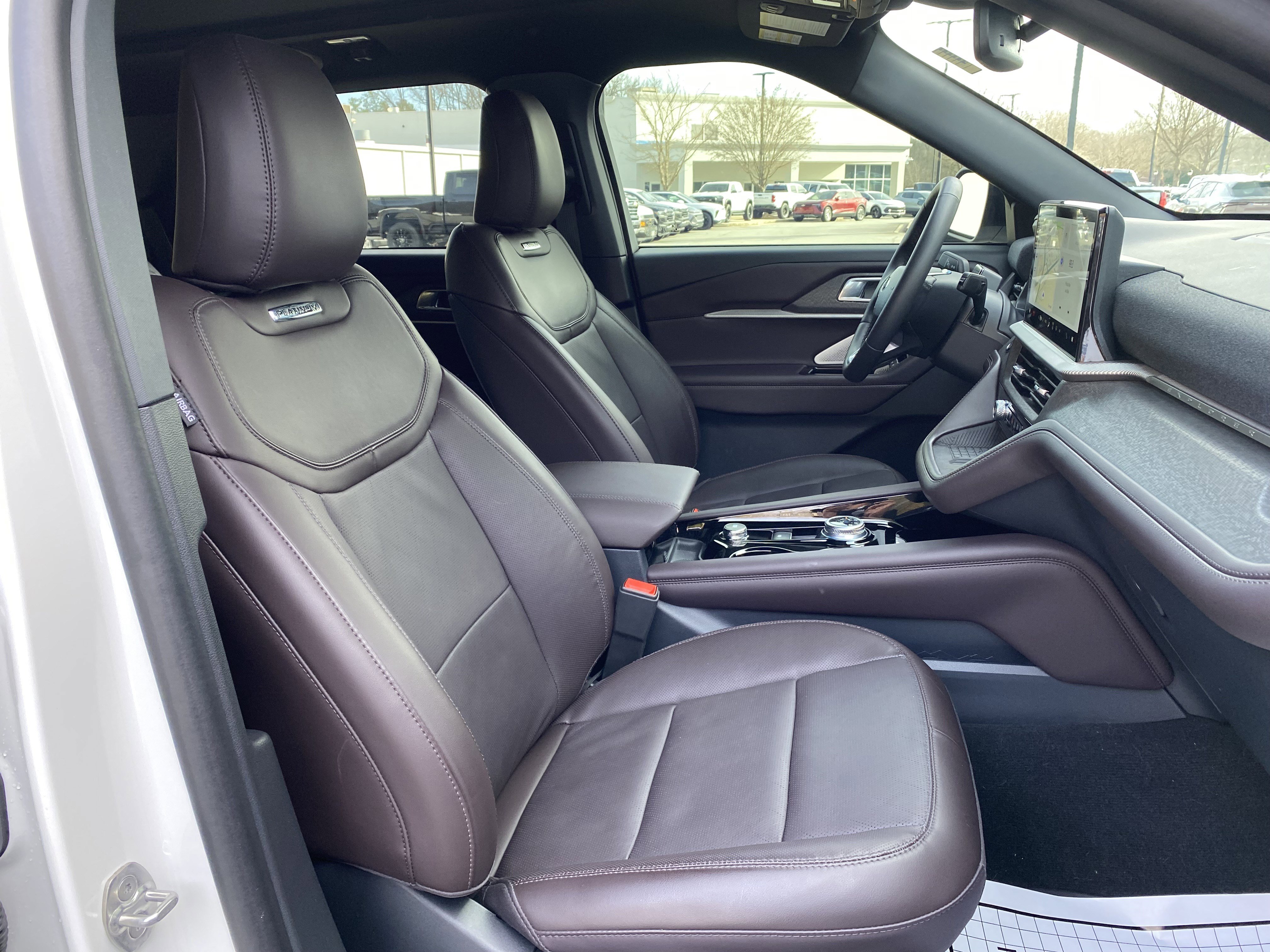 Used 2025 Ford Explorer Platinum image 35