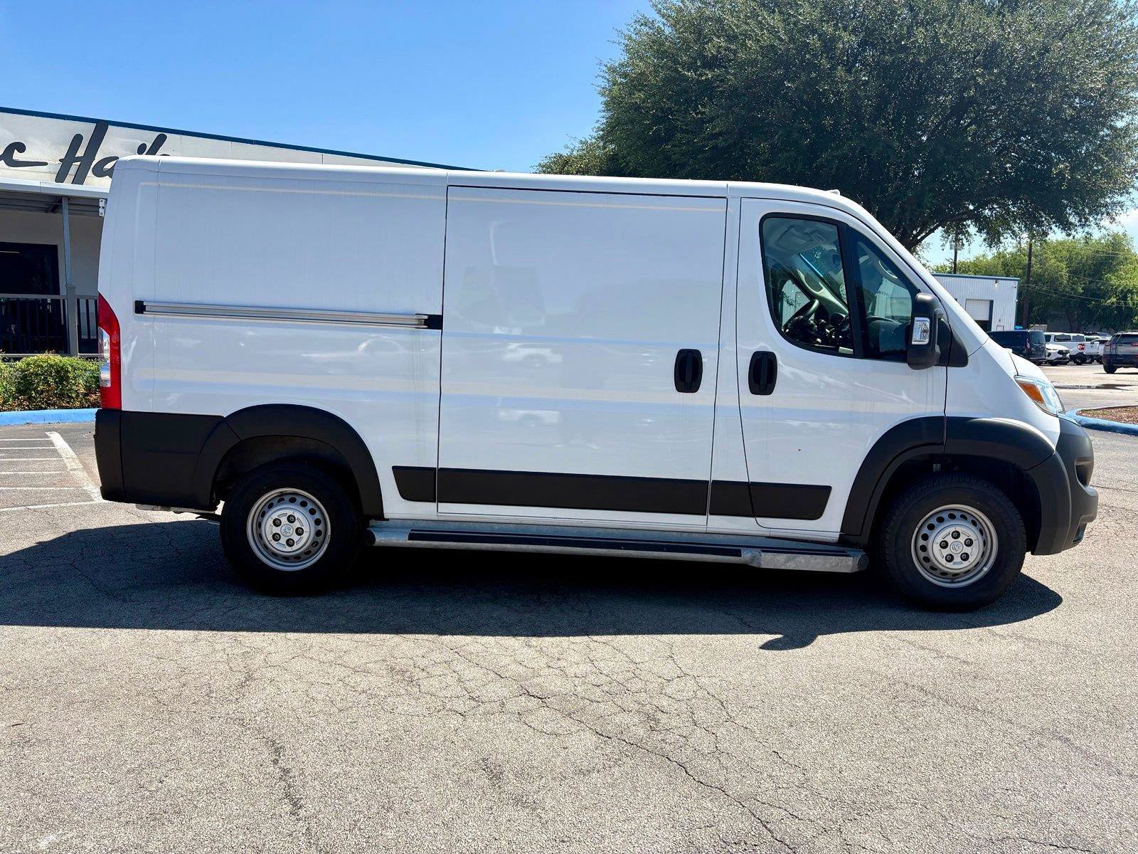 Used 2025 RAM ProMaster 2500 w/ U-Haul Equipment Group FWD image 2