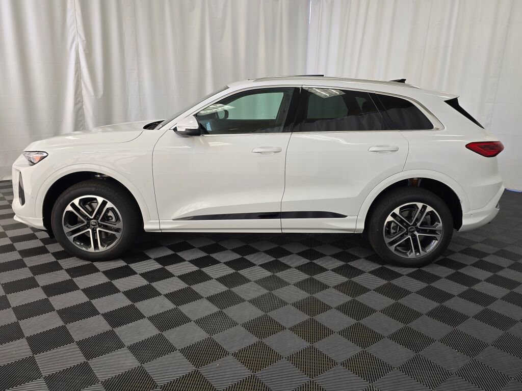 New 2025 Audi Q5 Premium image 3