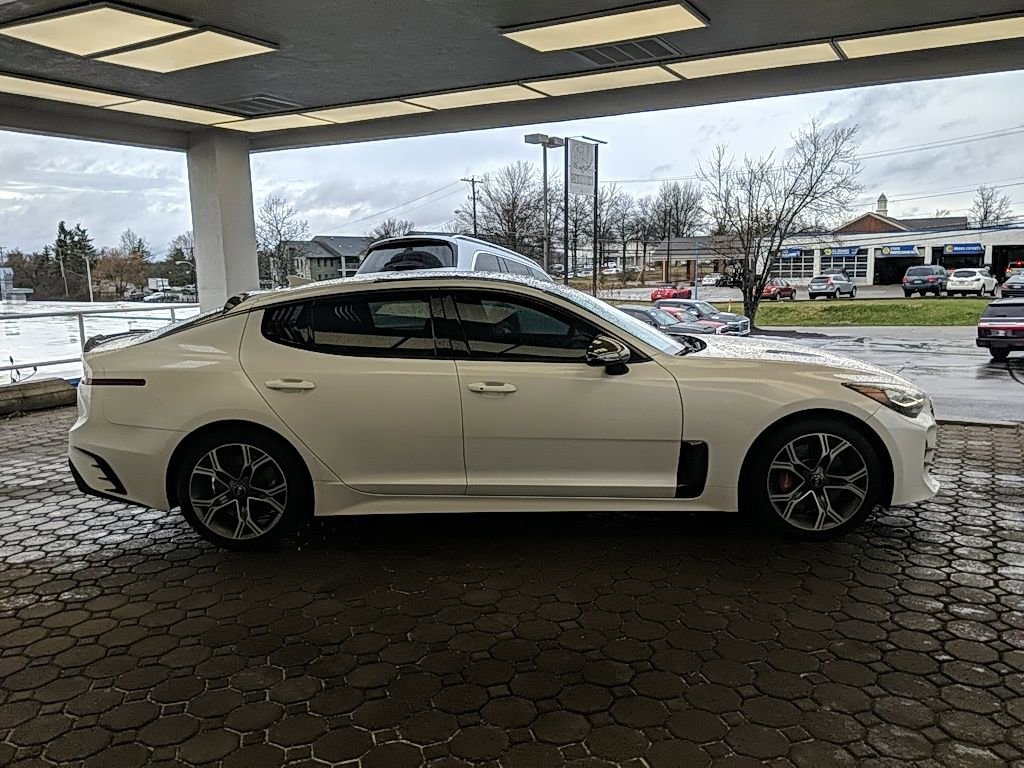 Used 2018 Kia Stinger GT2 image 4