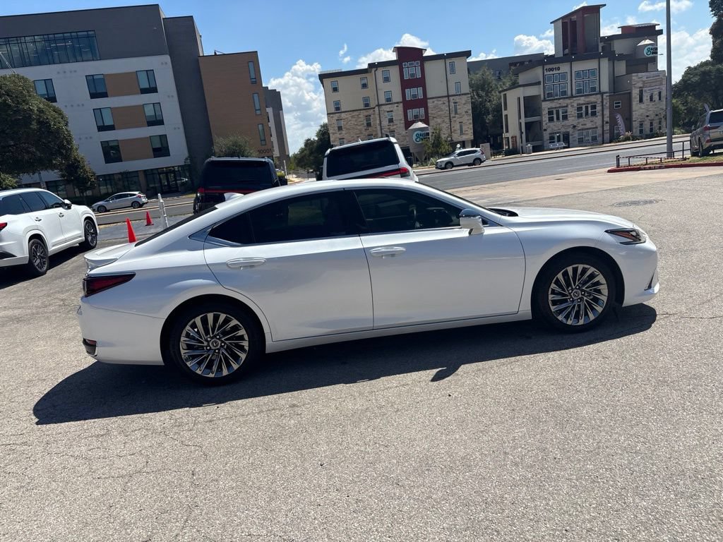Certified 2024 Lexus ES 300h Ultra Luxury FWD image 6