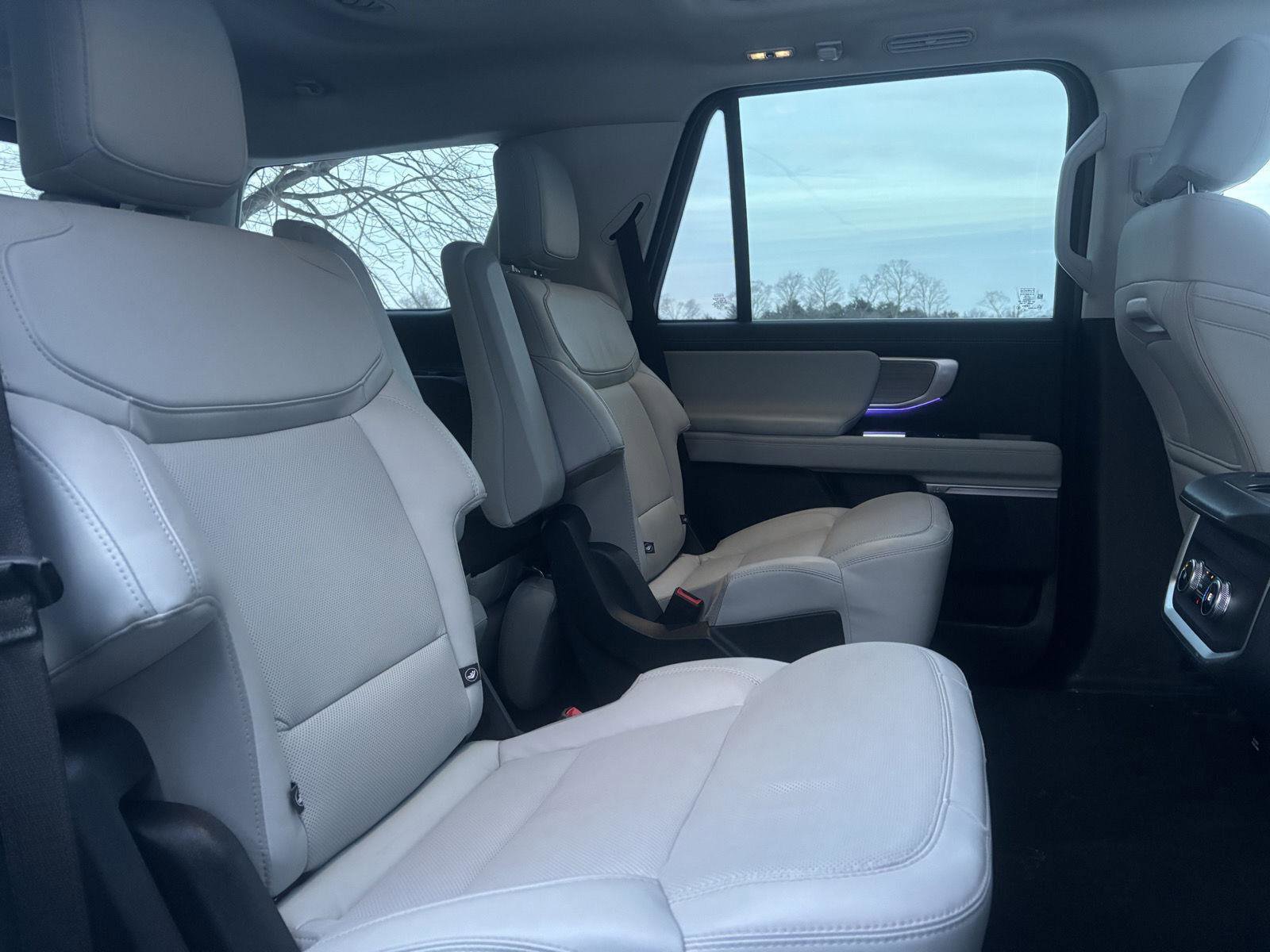 Used 2025 Ford Expedition Platinum image 21