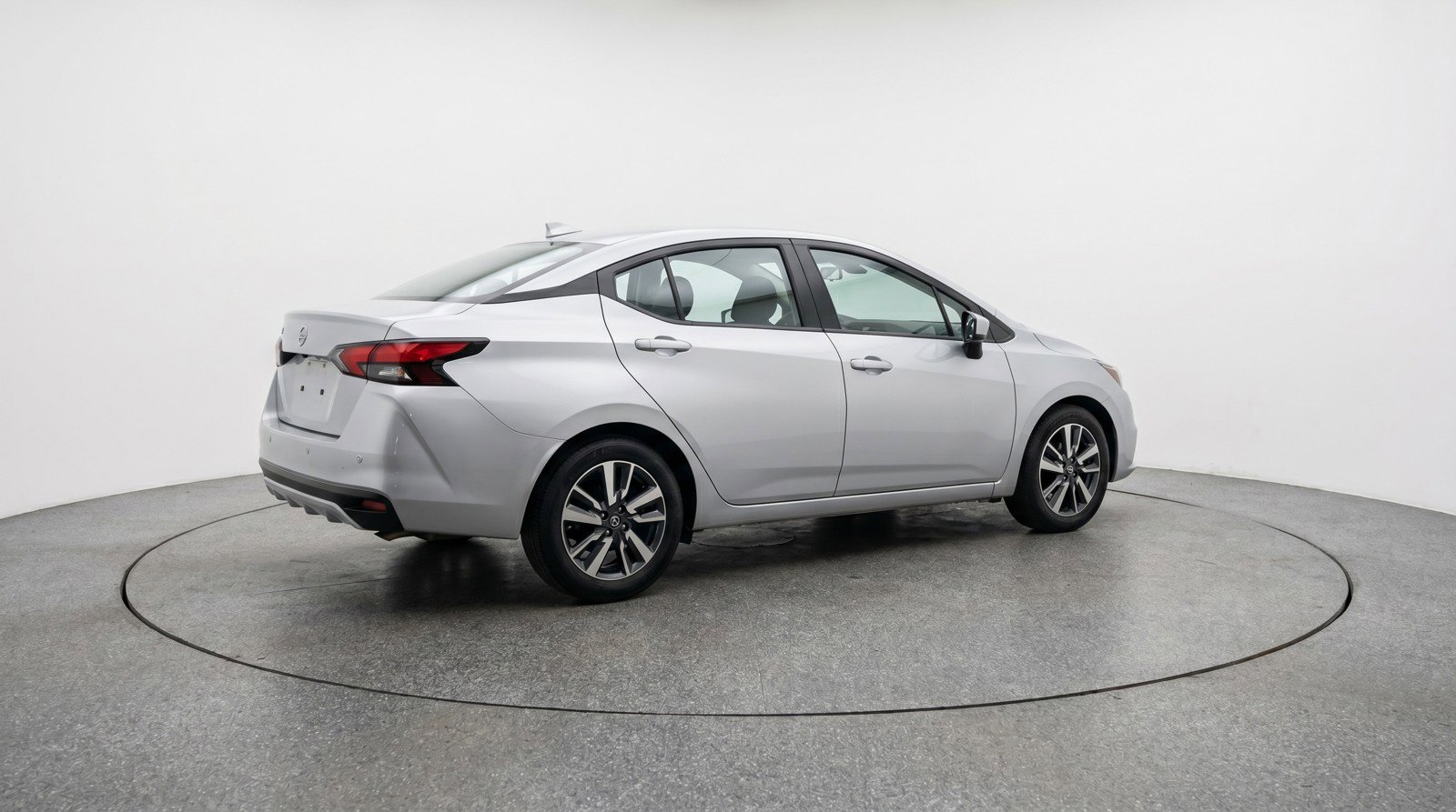 Used 2025 Nissan Versa SV FWD image 9