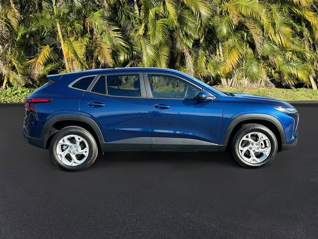 Used 2024 Chevrolet Trax LS w/ LS Convenience Package FWD image 4