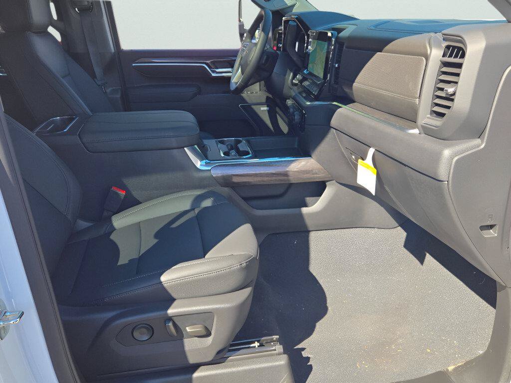 New 2026 Chevrolet Silverado 2500 LTZ w/ LTZ Plus Package AWD/4WD image 8