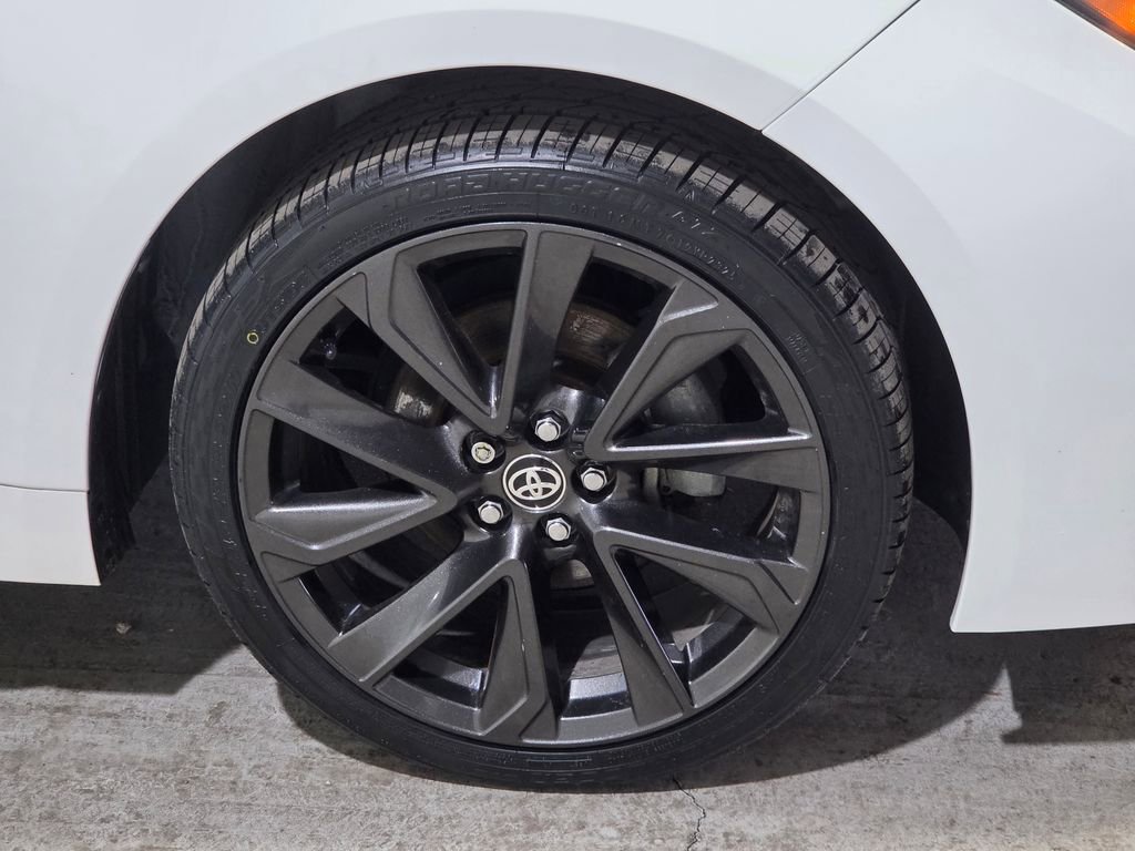 Used 2023 Toyota Corolla SE w/ SE Package image 14