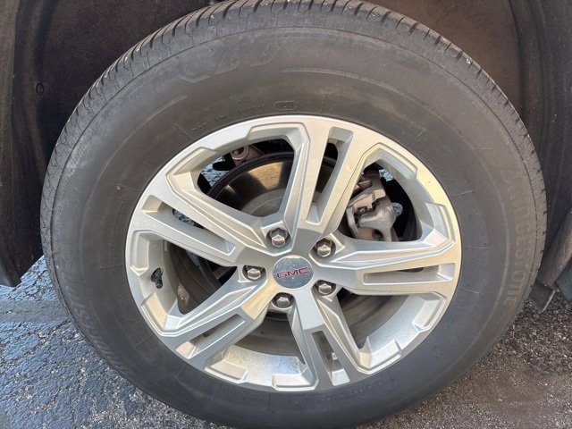 Used 2024 GMC Terrain SLE image 27