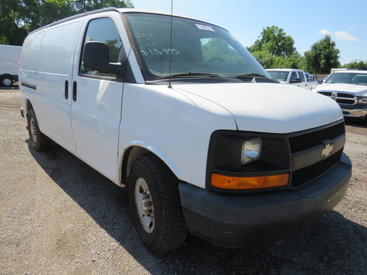 Used 2011 Chevrolet Express 2500 RWD image 4