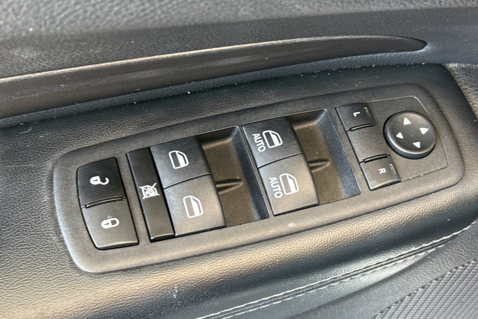 Used 2023 Dodge Durango SXT RWD image 18