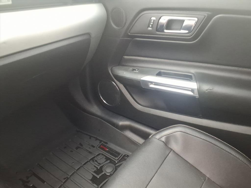 Used 2016 Ford Mustang Premium image 22