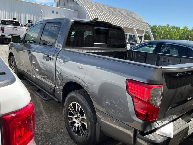 Used 2024 Nissan Titan SV w/ SV Convenience Package image 4
