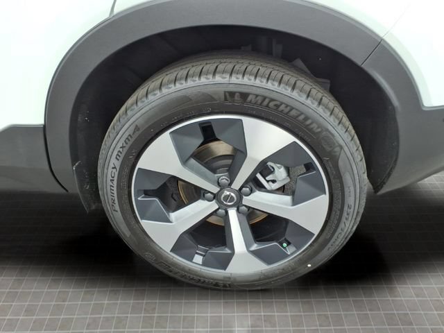 New 2026 Volvo XC40 B5 Plus w/ Protection Package Premier AWD/4WD image 10