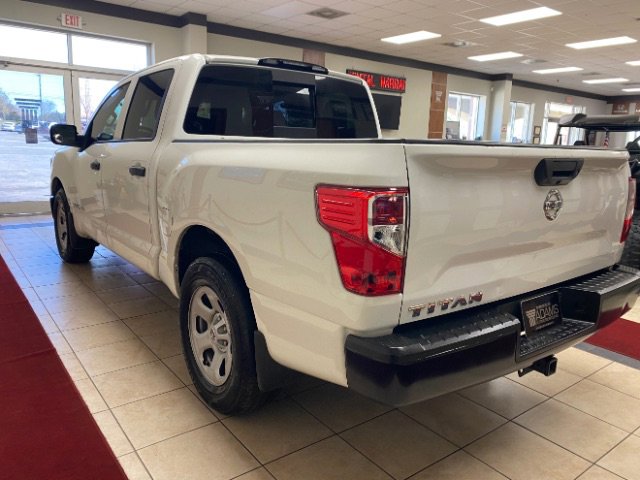 Used 2018 Nissan Titan S w/ S Utility Package RWD image 3