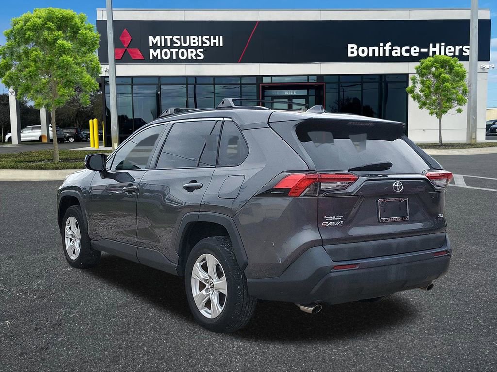 Used 2021 Toyota RAV4 XLE w/ Convenience Package image 3